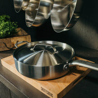 Sartén Skottsberg de acero inoxidable de 28 cm con tapa.