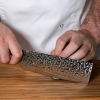 Nakiri de acero inoxidable martillado de 18 cm Shinrai Japón