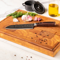 Santoku de acero inoxidable martillado de 18 cm Shinrai Japón