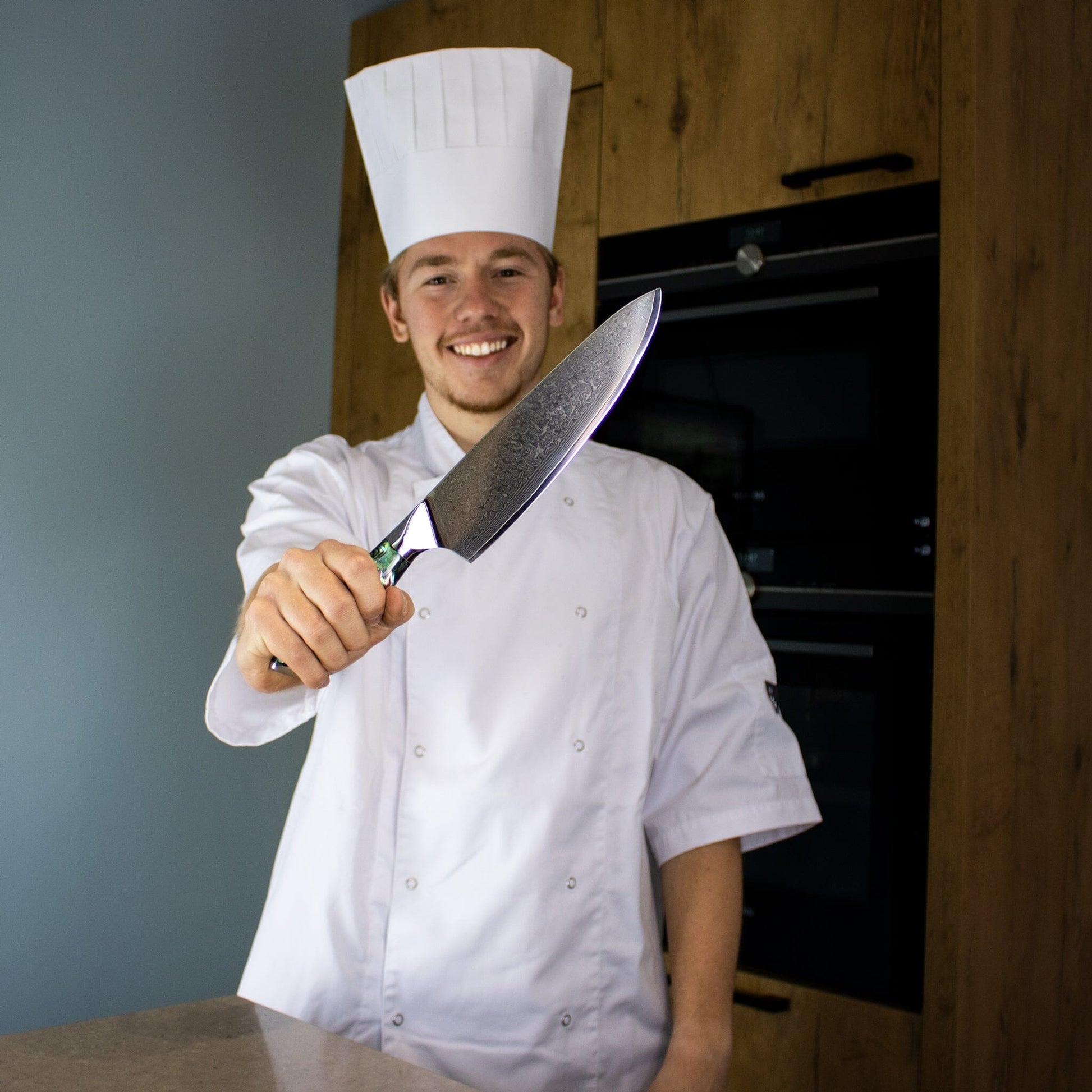 Cuchillo de chef de Damasco con joyas de nácar de 20 cm Shinrai Japón