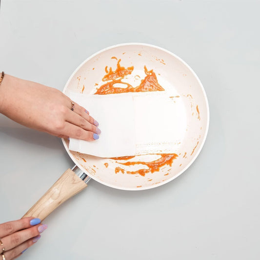 Waarom plakt mijn anti-aanbakpan? (en hoe je dit voorkomt)