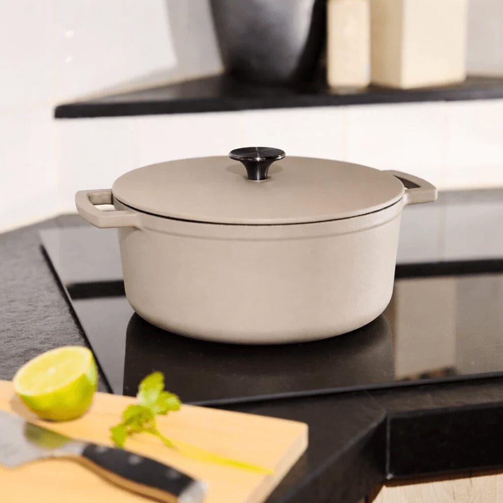 Cook & Pan - Taupe of Mind Gietijzeren Braadpan 28 cm - 6.5 liter Braadpan Cook & Pan 