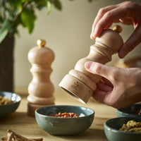 Peugeot - Molinillo de pimienta Paris u'Select de madera de haya natural de 18 cm