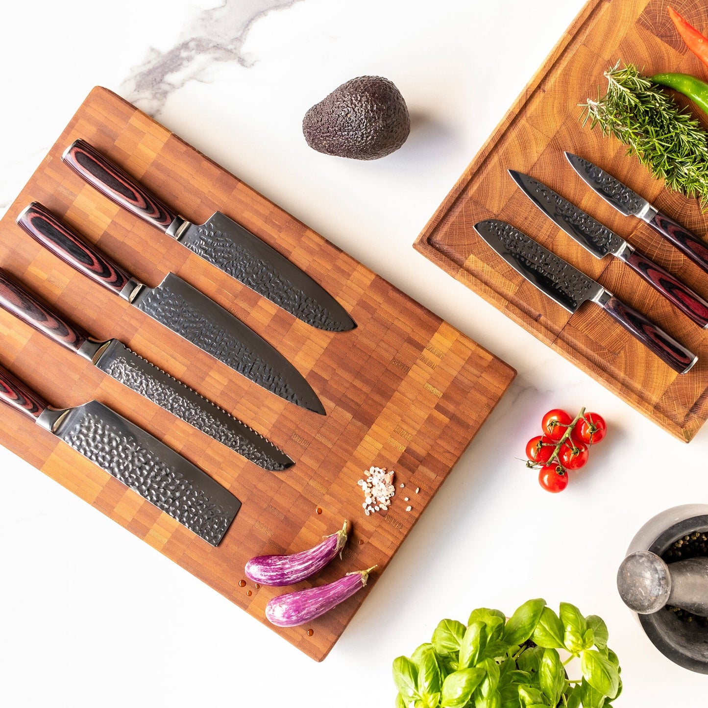 Shinrai Japón - Juego de 6 cuchillos de acero inoxidable martillado + bloque magnético para cuchillos Scalae - Madera de acacia Shinrai Japón